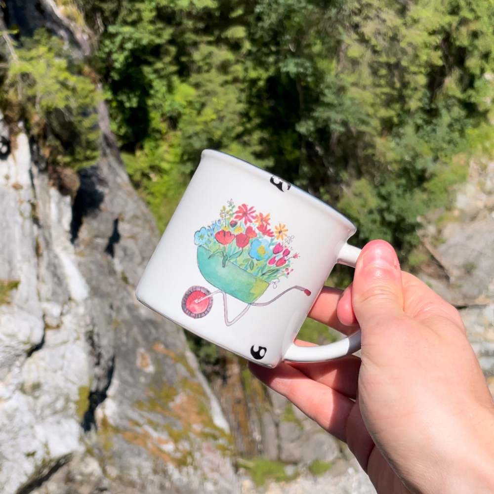 Handgemachte Keramiktasse "Hahnenkamm"